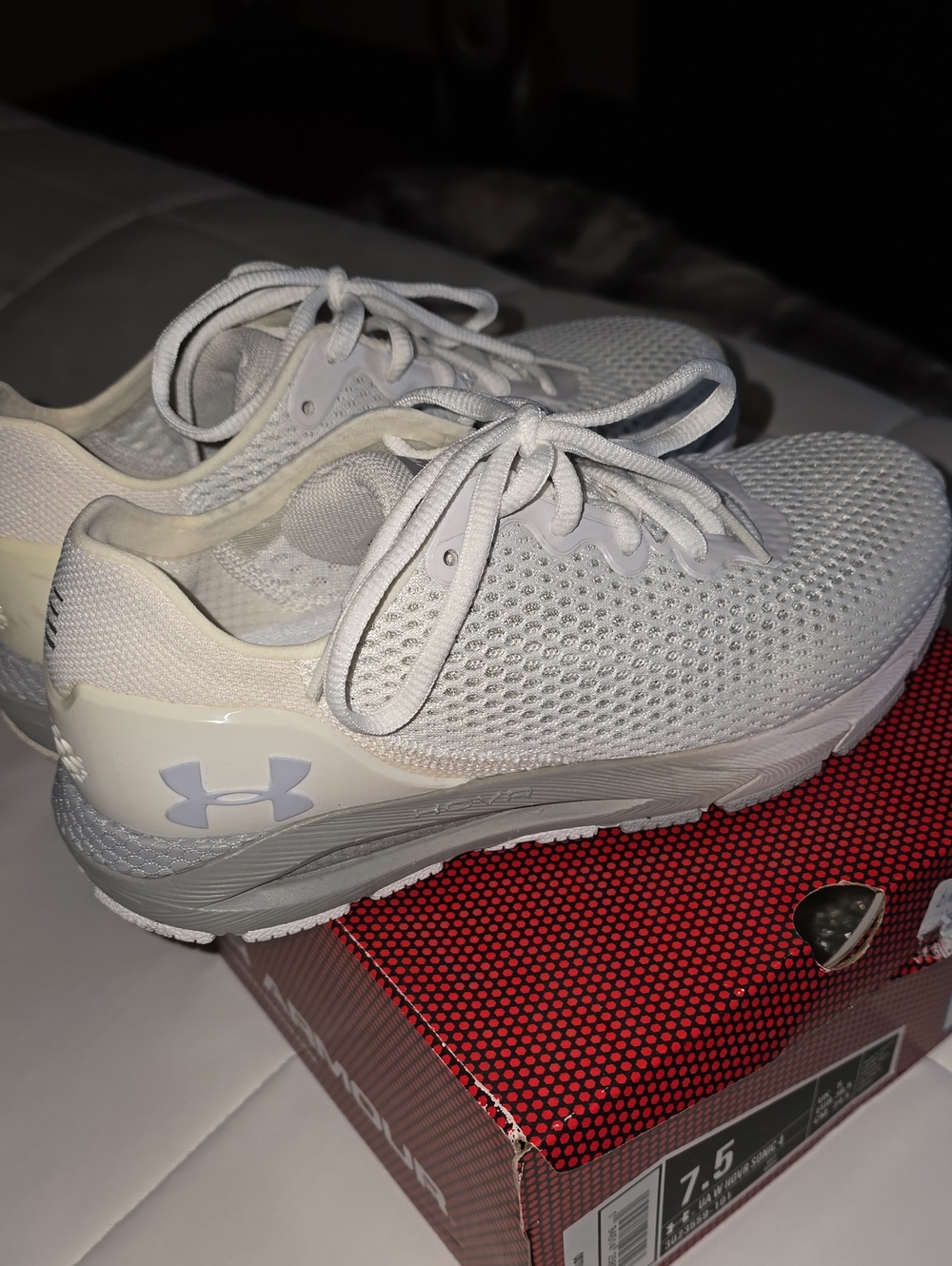Under Armour Women's White Mesh Training Sneakers HOVR SONIC 7.5